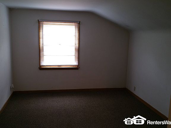 5th image of 222 1/2 W 6th St