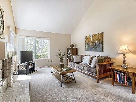 4th image of 10706 Esmeraldas Dr