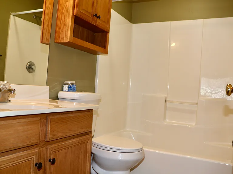 44 Courtyard Dr — Photo 37