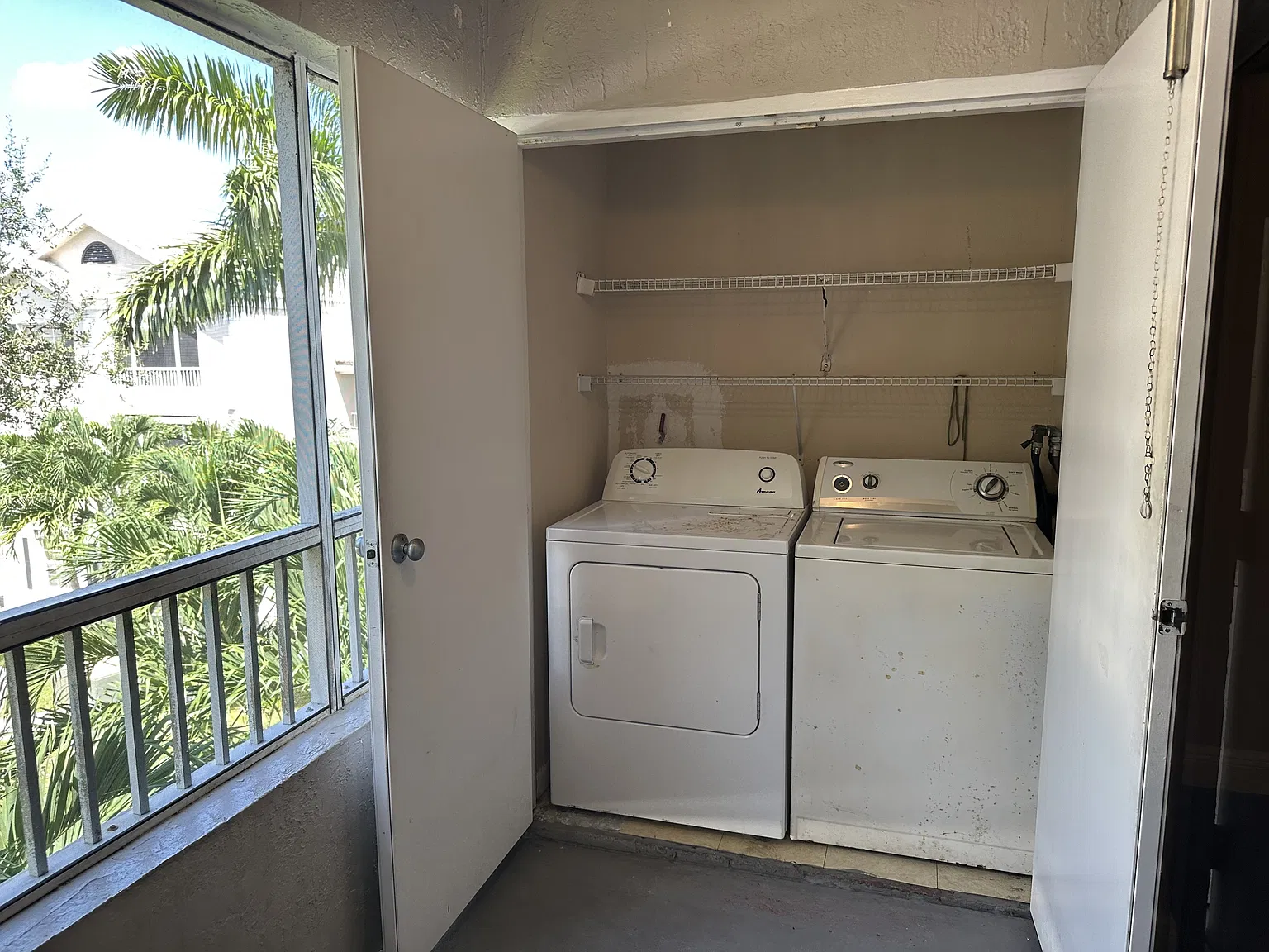 Lakeview B1 - 2850 #208 - SALE - 1 — Photo 3