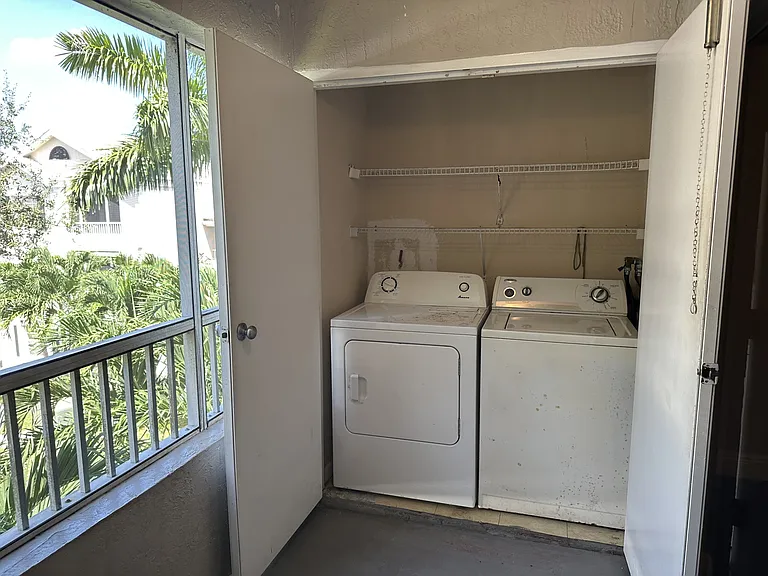 2850 N Oakland Forest Dr #208 — Photo 3