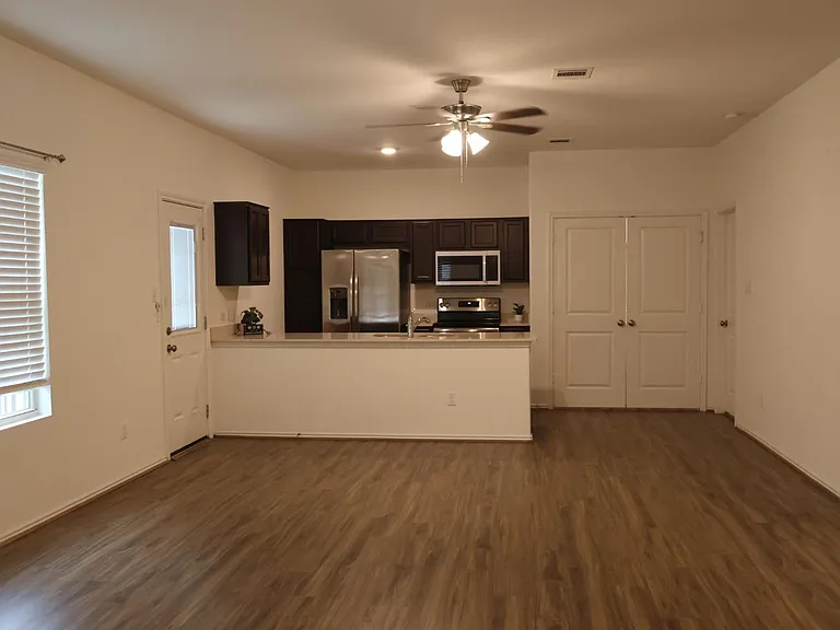 117 Galaxy Way — Photo 3