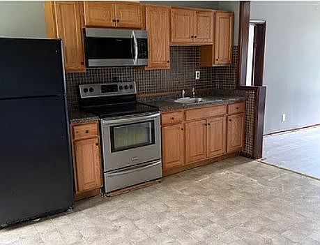 3rd image of 27 Vliet St #4