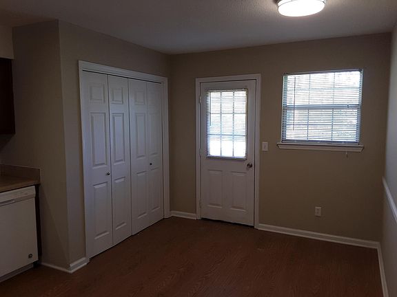 4th image of 119 Viewmont Ln #A