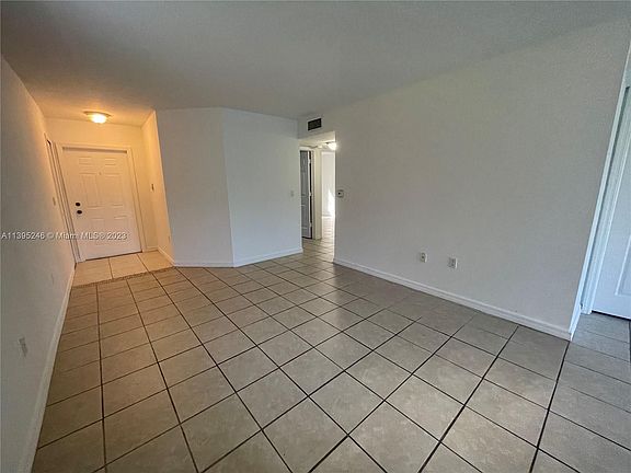 5th image of 2920 SE 13th Ave #10651
