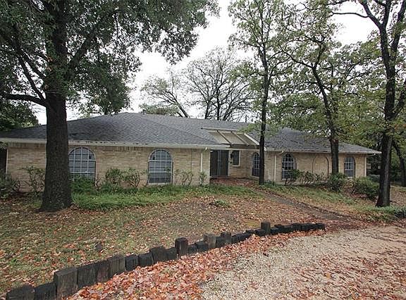 2nd image of 1001 Texas Trl