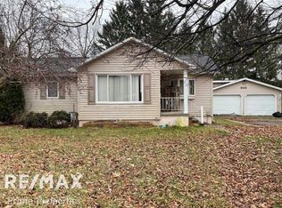 802 N Cass Ave, Vassar, MI
