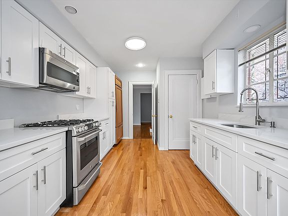 5th image of 186-28 Midland Pkwy #1
