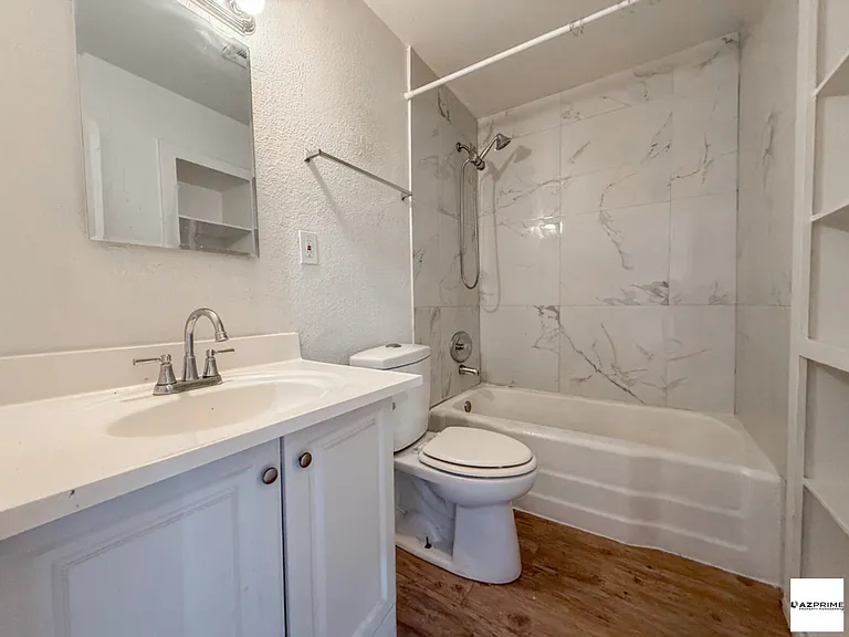 2139 W Devonshire Ave #3 — Photo 9