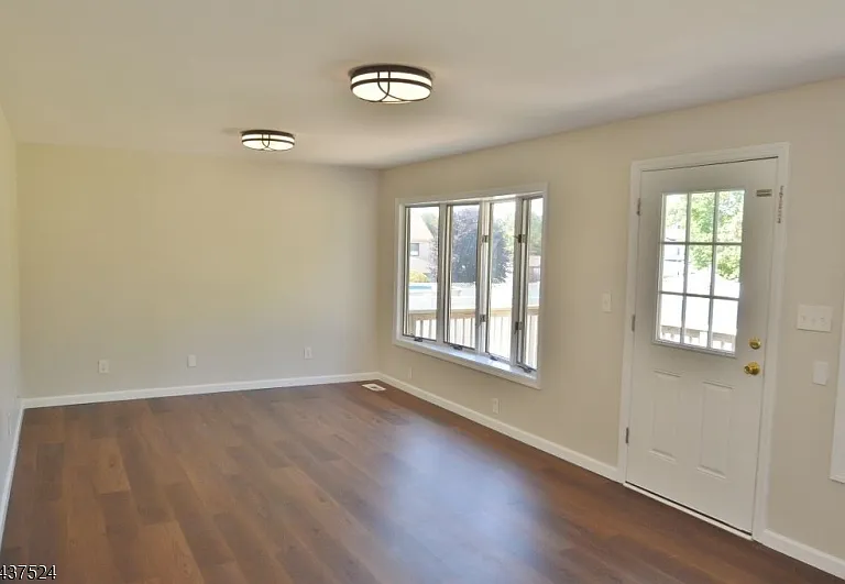 35 Troy Rd — Photo 8