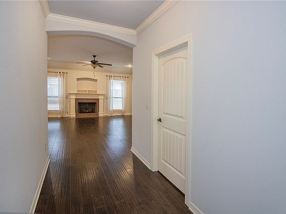 3rd image of 3017 N Raven Ln