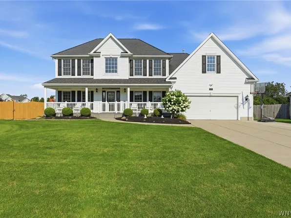 135 Independence Ln, Grand Island, NY 14072