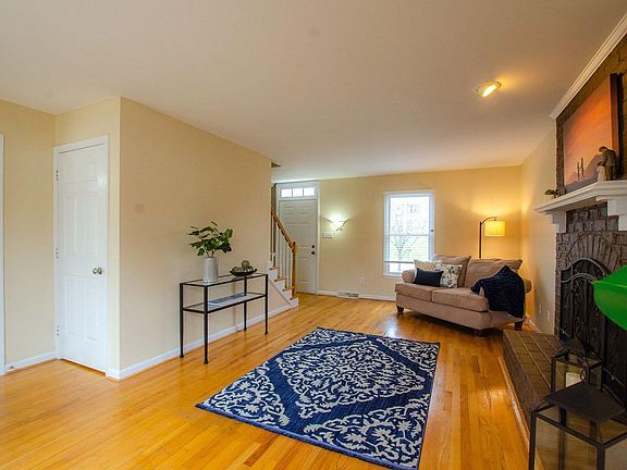 4th image of 206 Whistlewood Ct