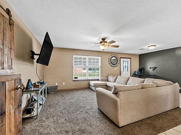 5th image of 403 S Hancock St