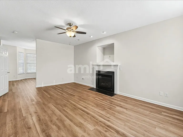 2714 Dandelion Dr — Photo 7