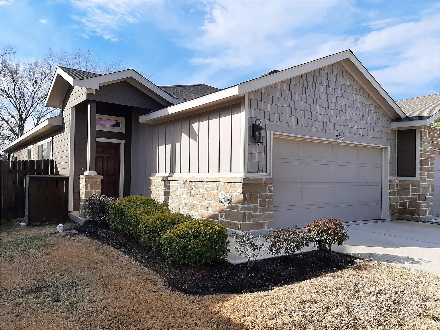 3 bed, 2.0 bath, 1356 sqft, $1,695 — Photo 2