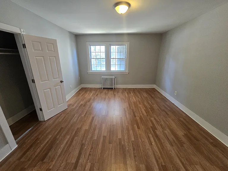 300 W Elm St — Photo 24