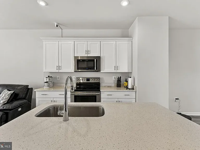 159 Presidents Pointe Ave #159 — Photo 30