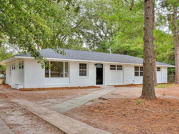 3rd image of 2273 Essex Dr