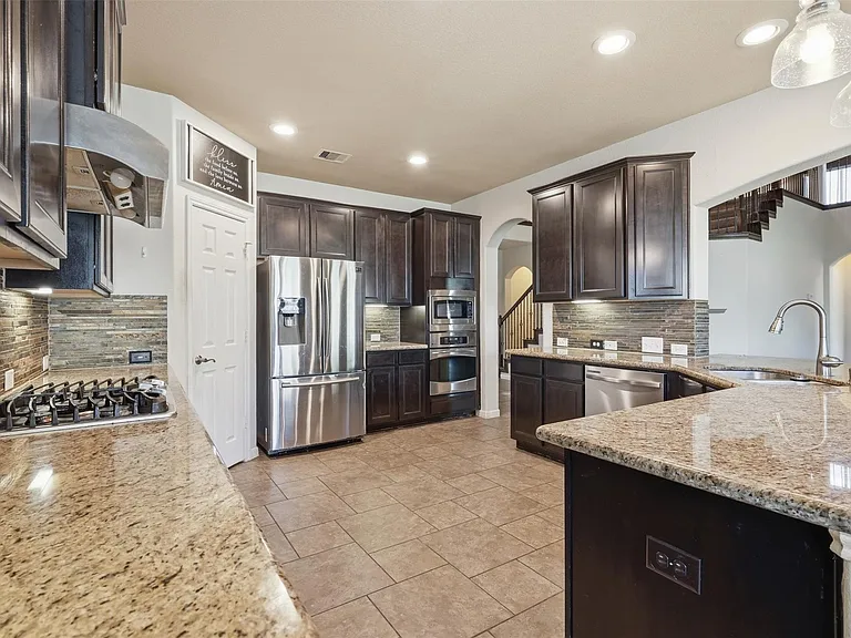 5035 Crystal Bluff Ct — Photo 6