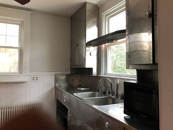 4th image of 1603 Claremont Ave