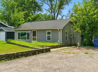 33070 N Ridge Rd, Grayslake, IL 60030