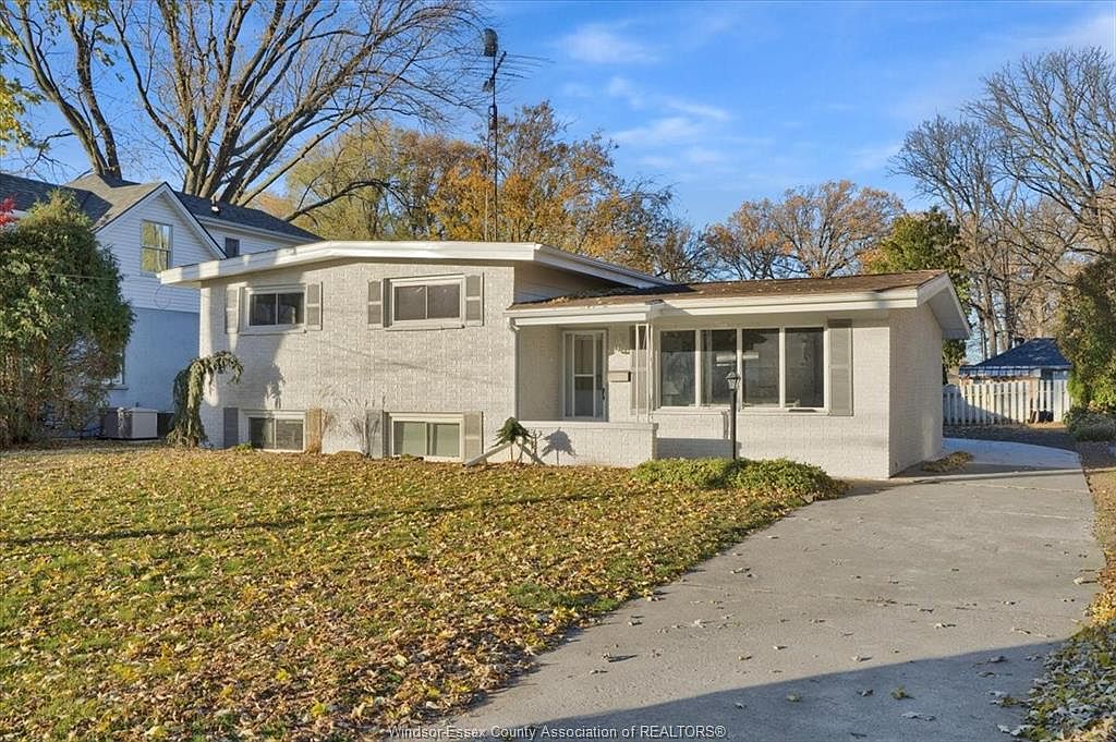 12726 Dillon Dr, Tecumseh, ON N8N 1C6 MLS 23023678 Zillow