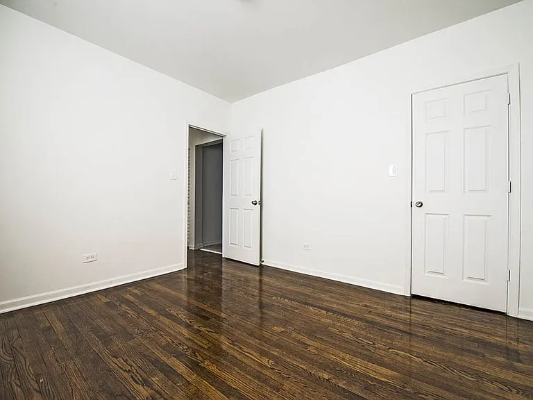 7654 S Marshfield — Photo 4