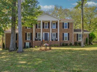 1042 S Browns Ln, Gallatin, TN 37066