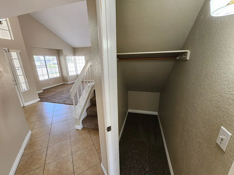 6703 Dominion Ct — Photo 11