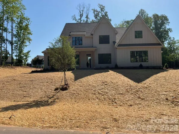 815 Lakeforest Dr, Belmont, NC 28012