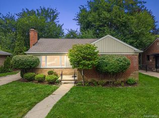 3034 Woodslee Dr, Royal Oak, MI 48073