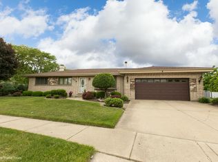 510 Flint Trl, Carol Stream, IL 60188