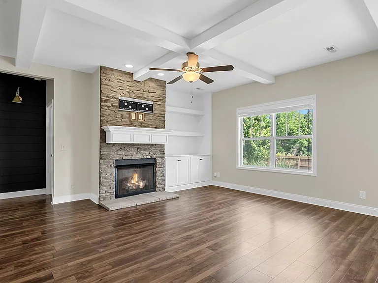 1140 Eagles Bluff Dr — Photo 6