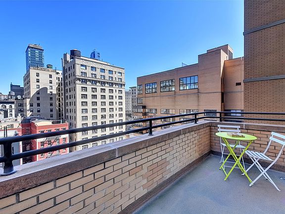 4th image of 275 W 96th St APT 12D
