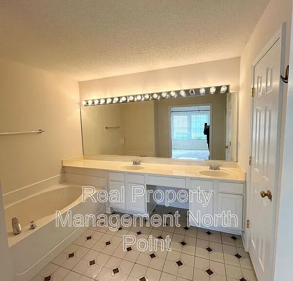 5305 Falling Water Ter — Photo 18
