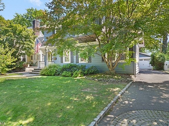 2nd image of 125 Hawthorne Ave