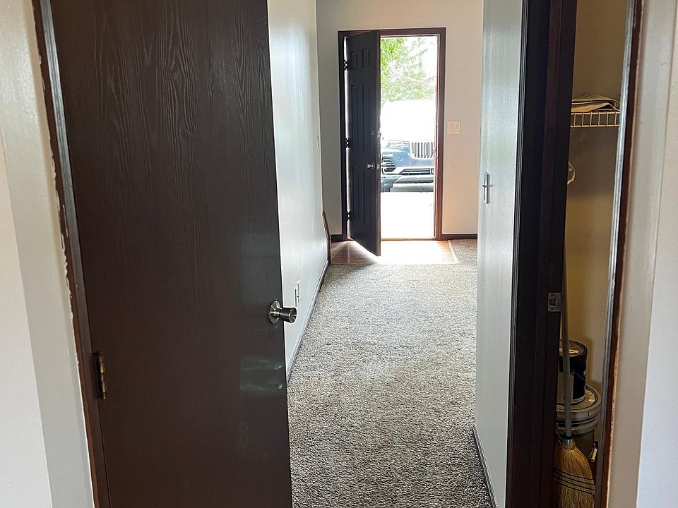 1st image of 4797 Caprice Dr