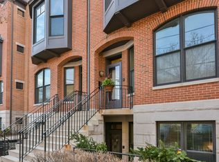 921 E Pearson St #A, Milwaukee, WI 53202