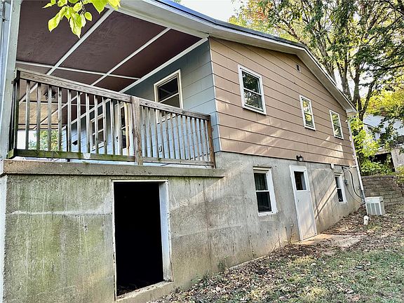 4th image of 803 Miller St