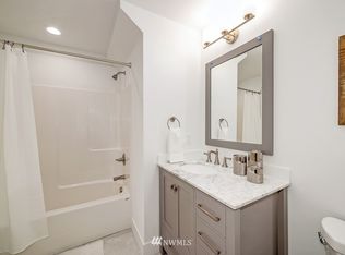 23416 55th Ave W #B, Mountlake Terrace, WA 98043