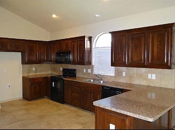 3rd image of 3216 Buckthorn Ln
