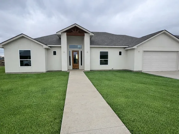 613 34th Street, Hondo, TX 78861