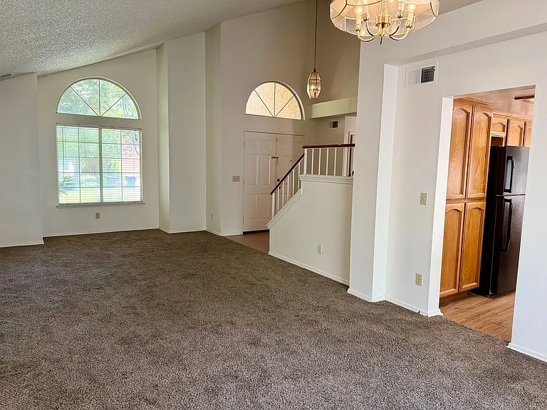 993 E Edgemont Dr — Photo 11