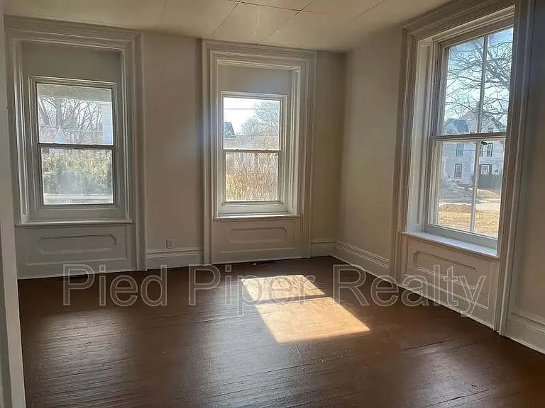 404 E Prospect Ter — Photo 18