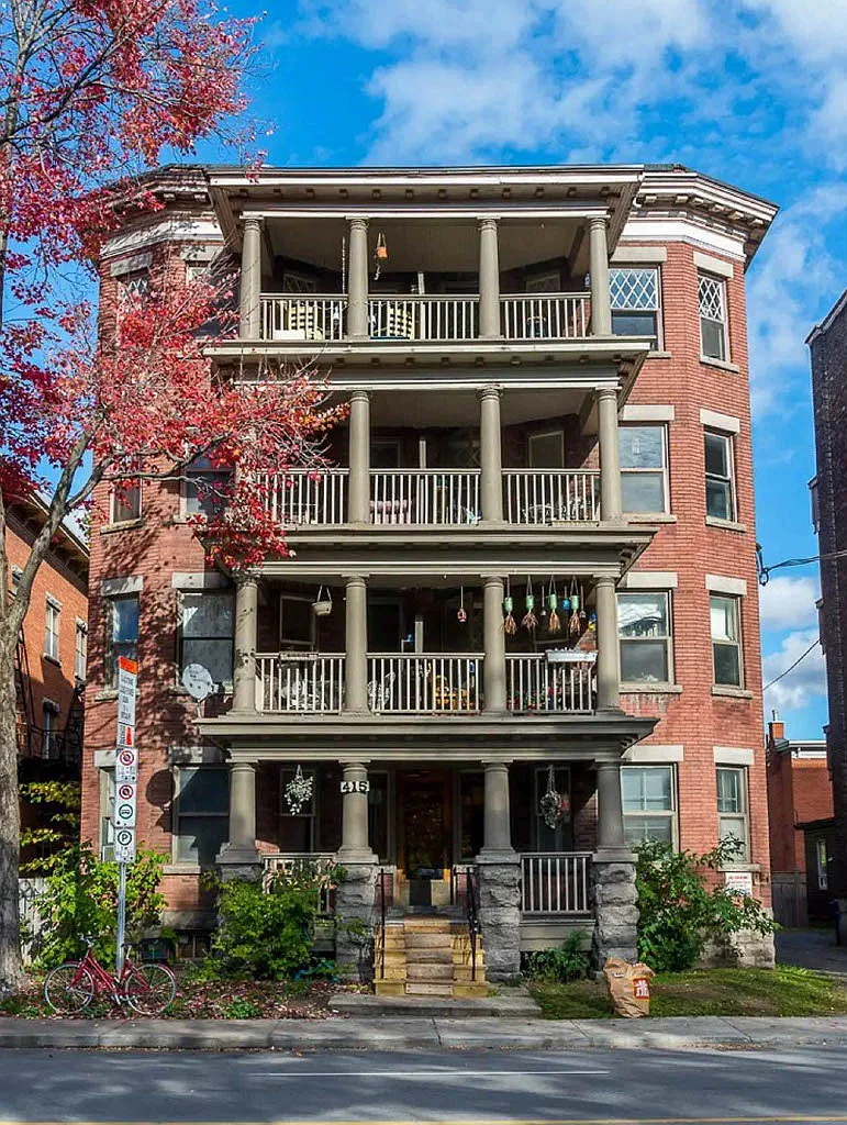 415 Elgin Street — Photo 1
