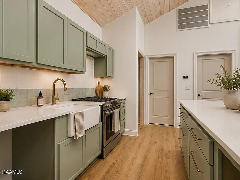 320 Lippi Blvd — Photo 25