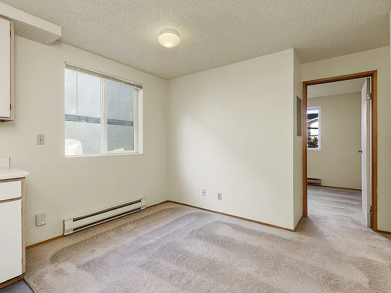 Badger & Blue Lake Apartments — Photo 32