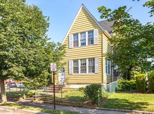 25 Munro Blvd, Valley Stream, NY 11581