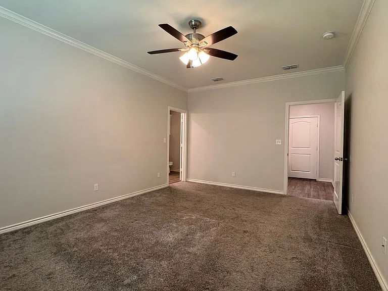 3704-3784 Cottage Park Cir — Photo 21
